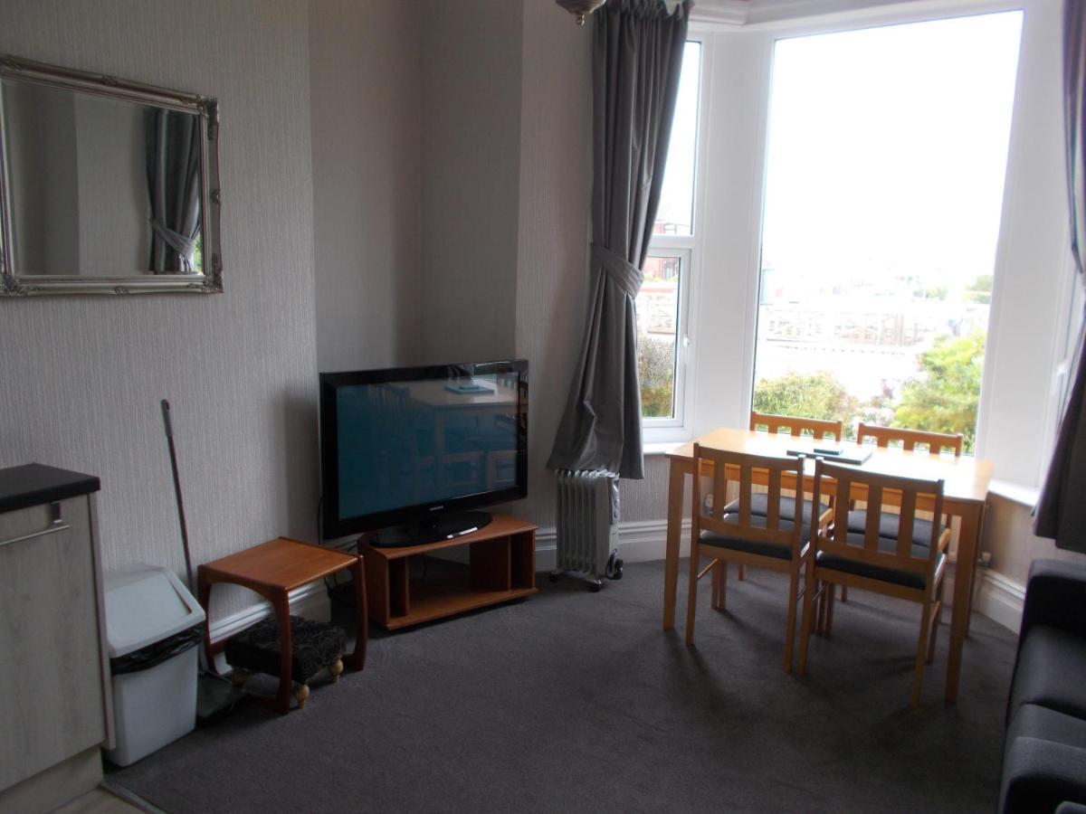 Kelso House Holiday Flats Blackpool Exterior photo